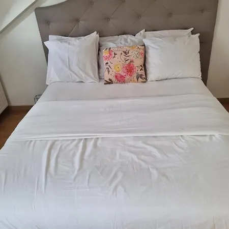 Appartamento Spacieux Apparemment Au Centre De Chic Parigi
